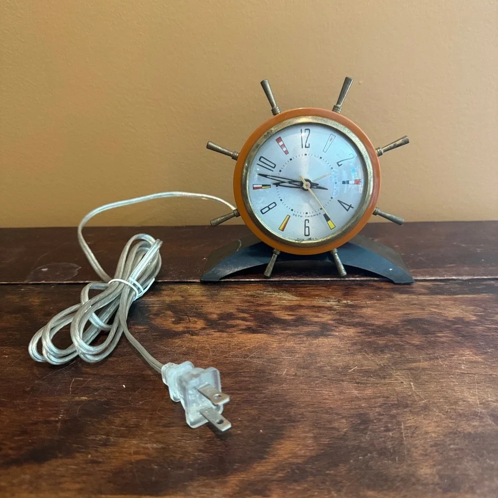 Vintage Seth Thomas Rudder Clock Mid Century Modern Nautical Decor E925-003‎